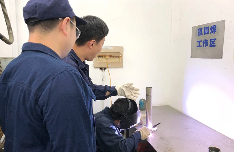 【师带徒活动】&ldquo;师带徒促成长 凝聚企业正能量&rdquo;系列报道之总六厂&ldquo;师带徒&rdquo;活动